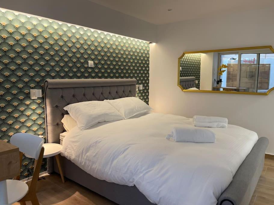 Апартаменты Hideaway Boutique Афины Экстерьер фото